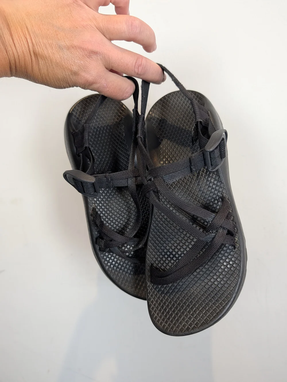 Chaco Black Strappy Outdoor Sandals, Size 8